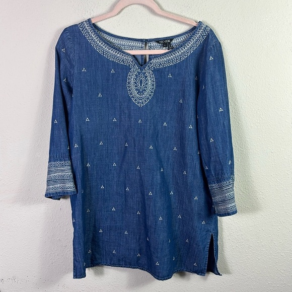 Nic + Zoe Chambray Embroidered Blue Top Tunic size small - Picture 8 of 11